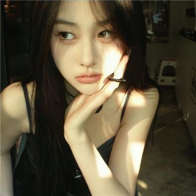 他很怪，他是我爸爸
